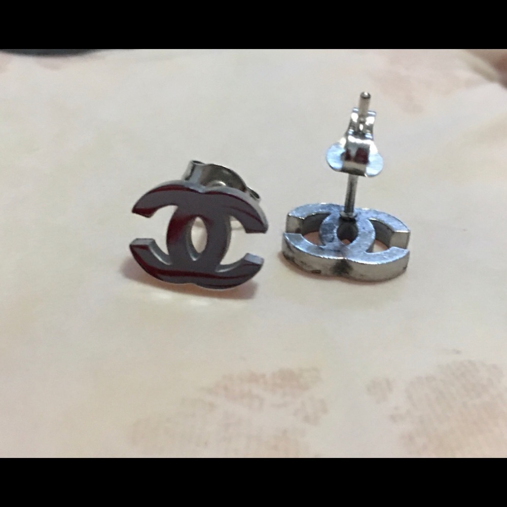 Earring - Picture 2 of 5